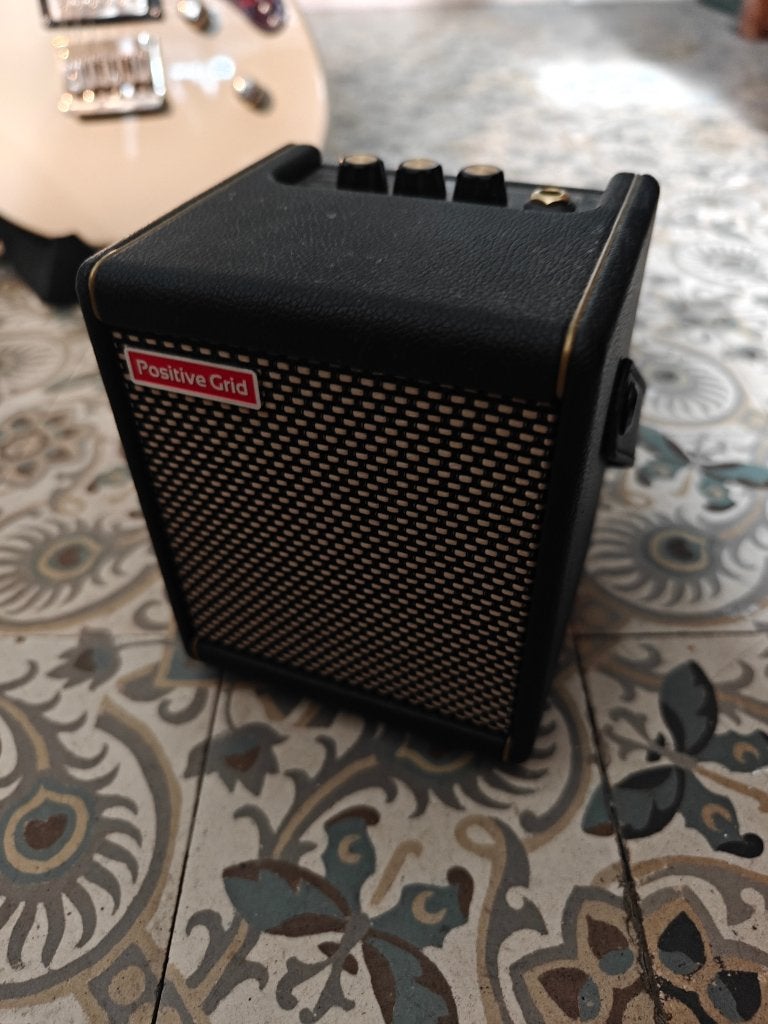 Positive Grid Spark Mini, Musique & Instruments, Instruments à corde | Guitares | Électriques, Autres marques, Enlèvement, Solid body