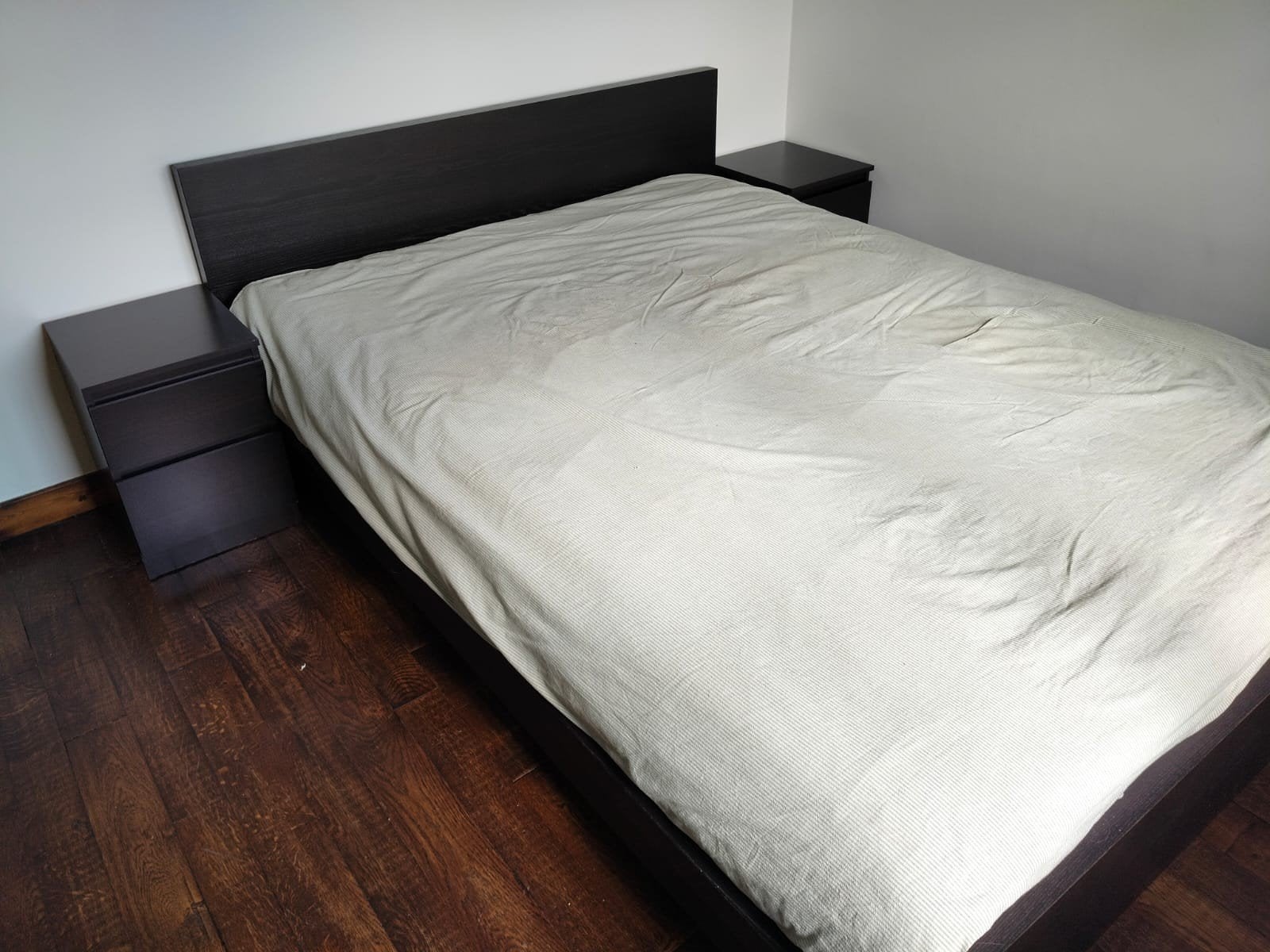 Ikea malm bed, incl. 2 nachtkastjes, lattenbodem en matras, Maison & Meubles, Chambre à coucher | Lits boxsprings, Queen size