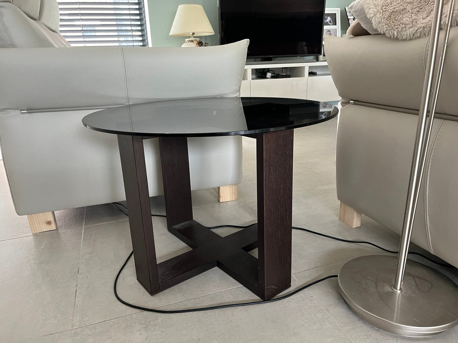 Salon tafel. Glas en hout in donkere bruine kleur, Ophalen, Zo goed als nieuw
