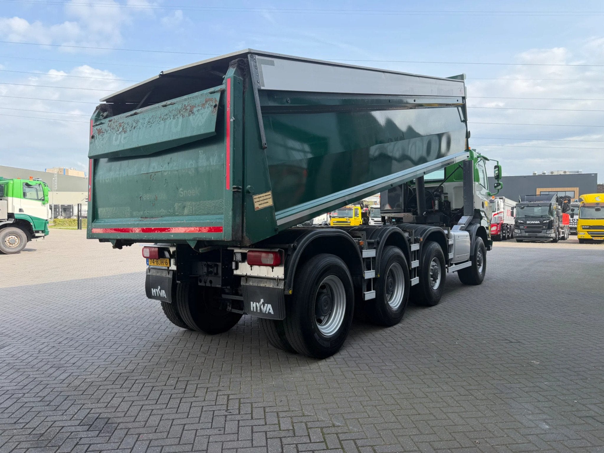 Ginaf X 4446 TS 8x8 22 m3 Tipper Euro 6 (bj 2017), Auto's, Automaat, 338 kW, Wit, Diesel