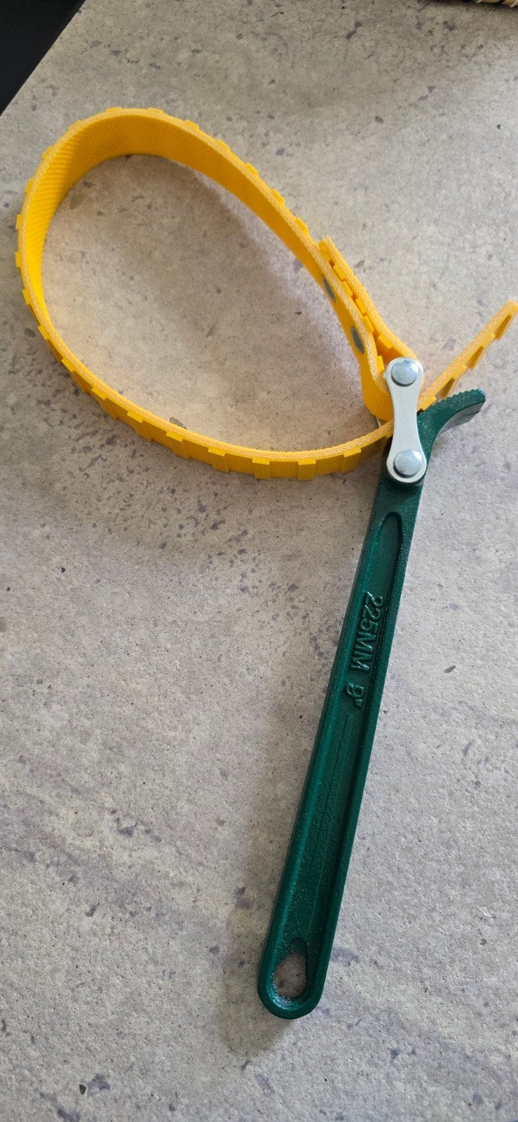clé a sangle pour filtre a huile réglable 9 pouces. neuve, Enlèvement