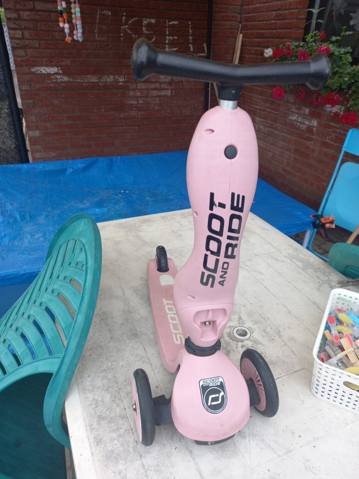 een scoot and ride in het roze, Fietsen en Brommers, Steps, Ophalen