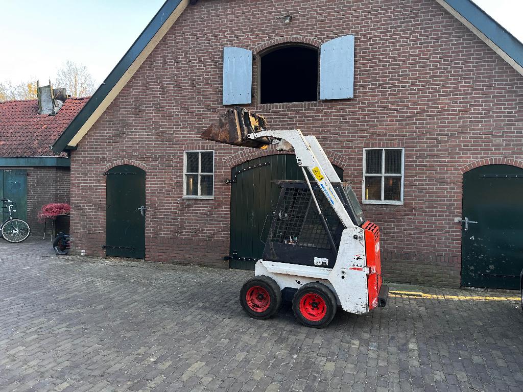Bobcat 463, schranklader met bak, Enlèvement, Transport