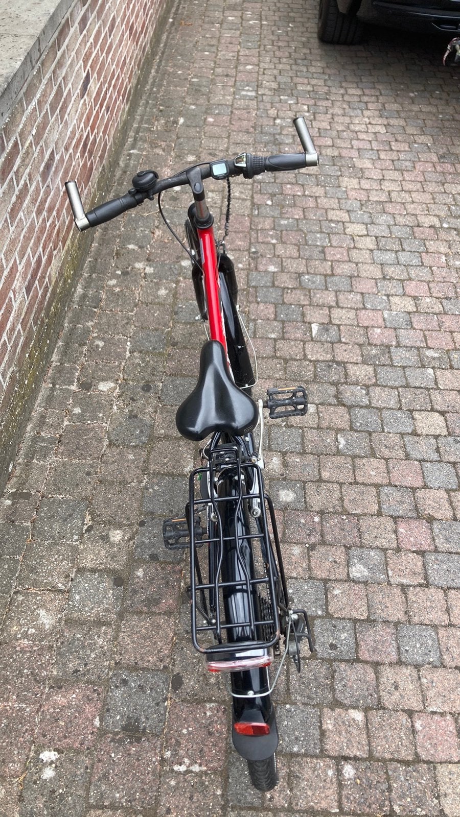 Een rode bnb fiets, Fietsen en Brommers, Versnellingen, Zo goed als nieuw, Schijfrem, Ophalen