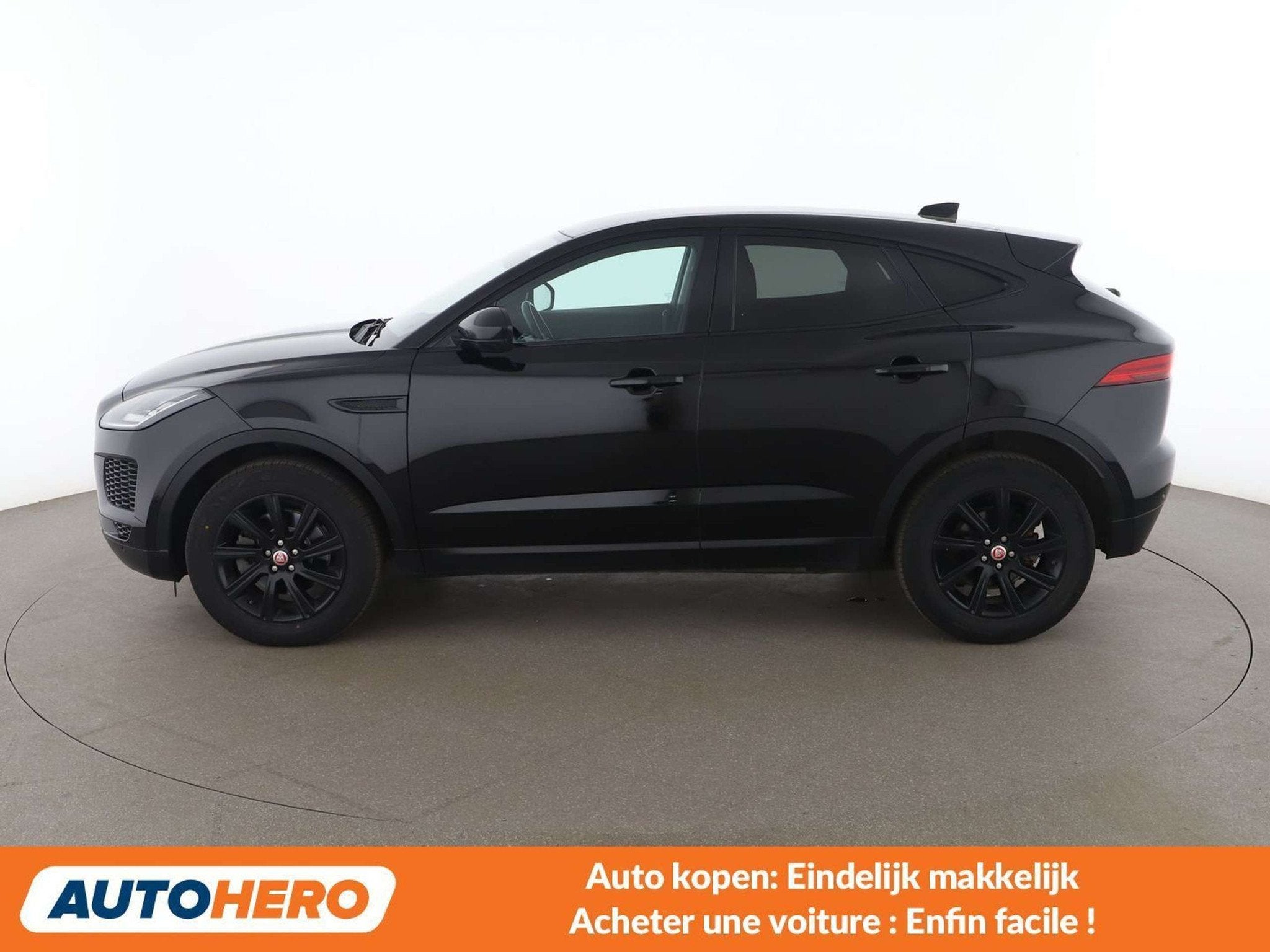 Jaguar E-Pace D150 Basis (bj 2019), Voorwielaandrijving, Stof, Gebruikt, Zwart