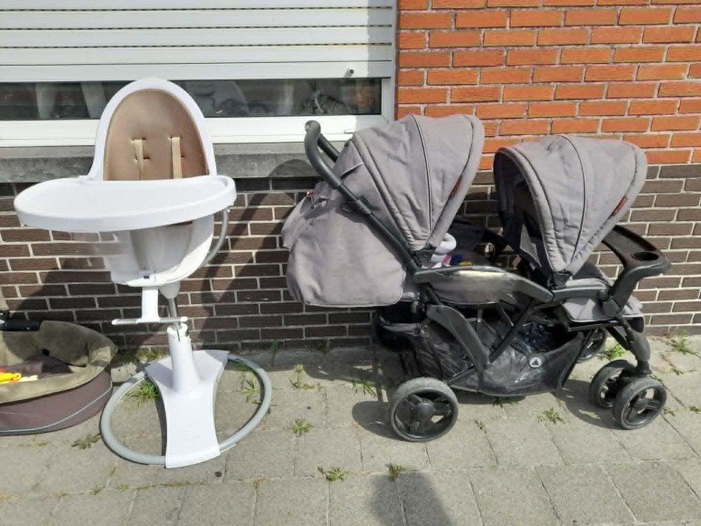 eetstoel en dubbele buggy, Kinderen en Baby's, Kinderwagens en Combinaties, Ophalen, Gebruikt, Duowagen