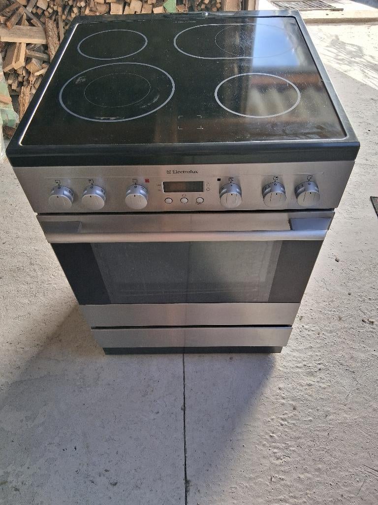 Cuisinière électrique, Electrolux, Electroménager, Enlèvement, Utilisé, Électrique, 4 zones de cuisson
