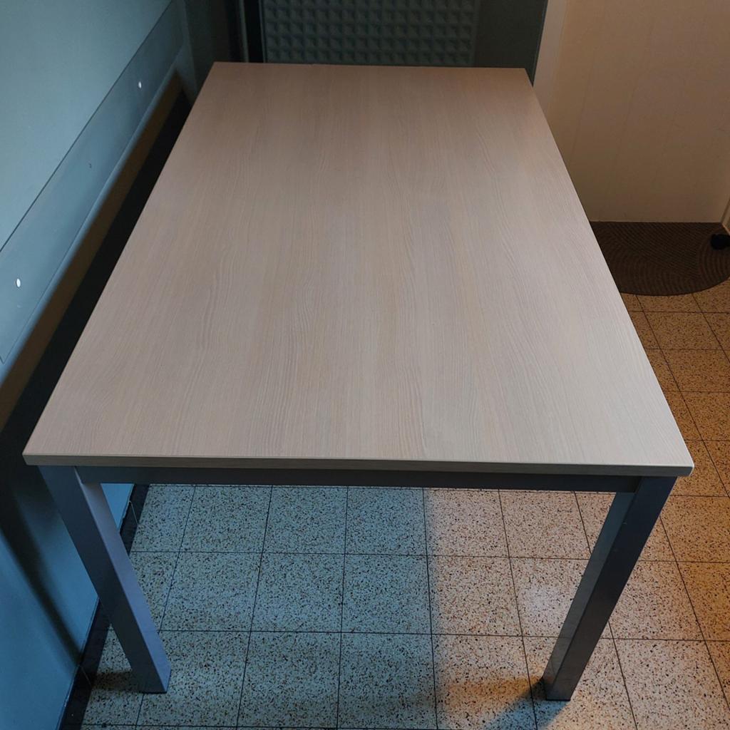 Keukentafel lengte: 90cm, breedte: 1,50m, hoogte: 75 cm, Ophalen