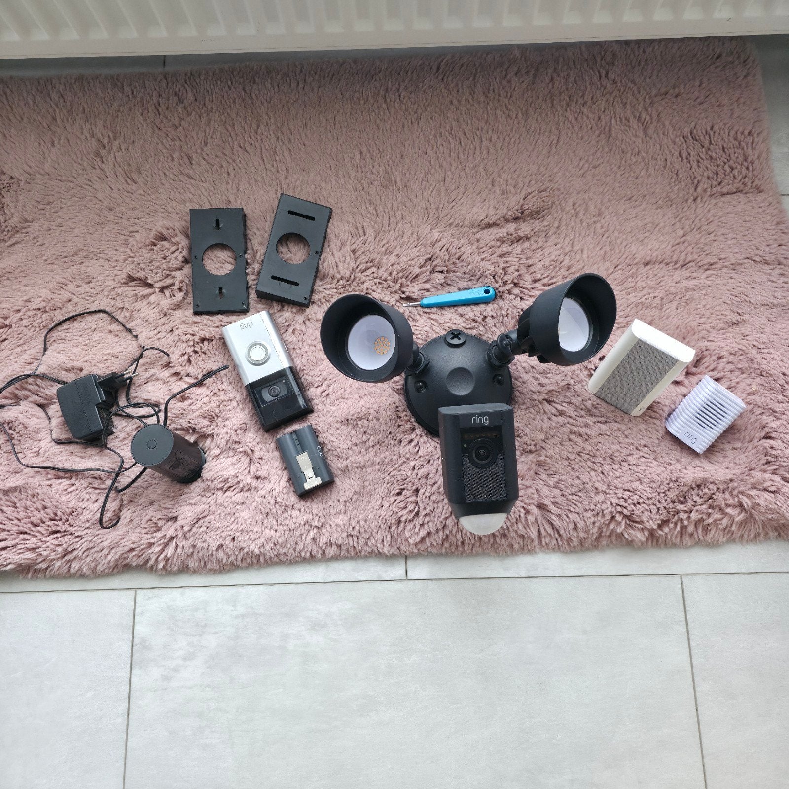 Ring Video Deurbel 4 + Chime Pro + Chime + Floodlight Cam +, Huis en Inrichting, Deurbellen, Ophalen, Compatibel met smartphone