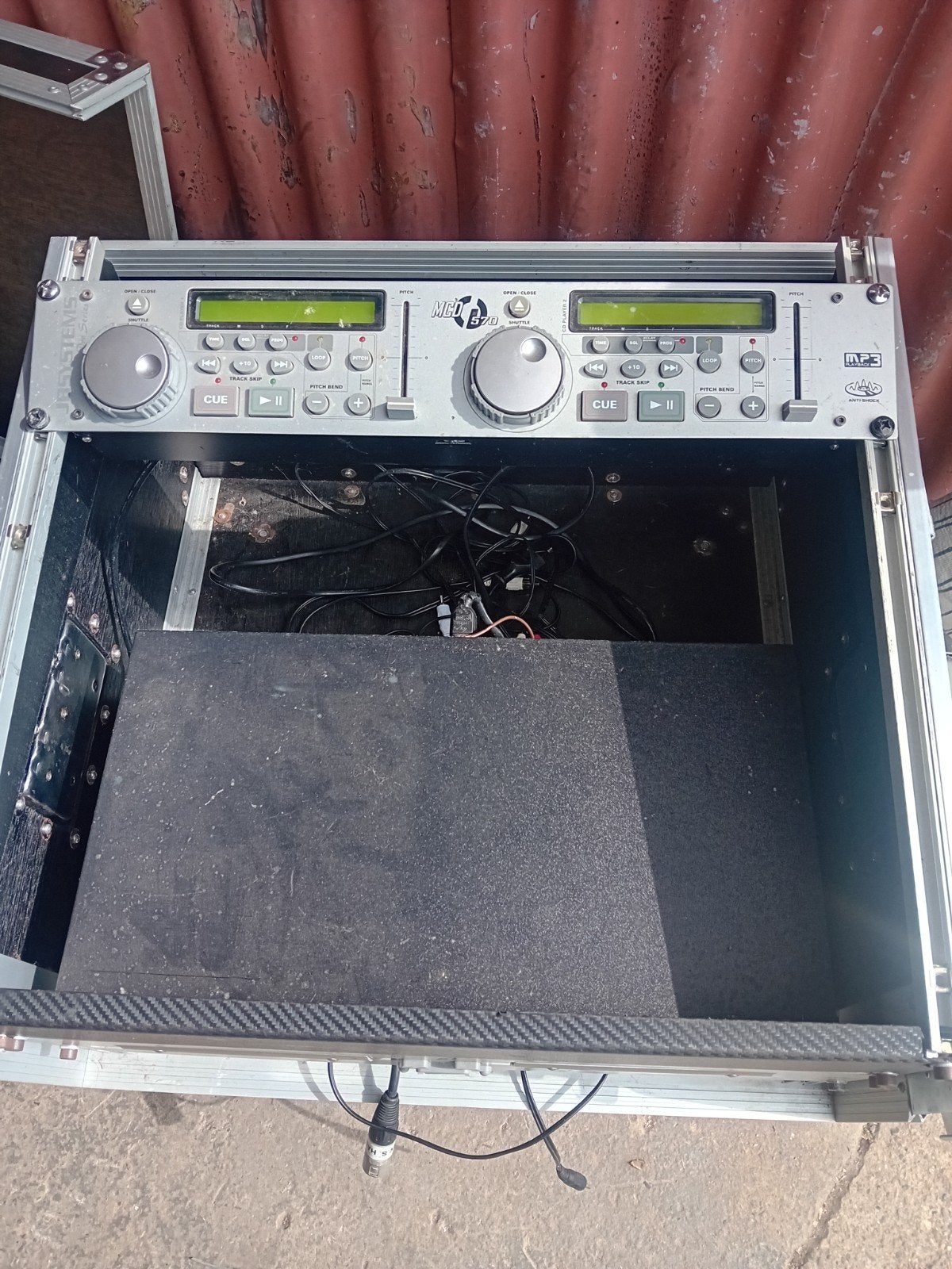 Dj materiaal met flightcase!, Enlèvement, Flight case
