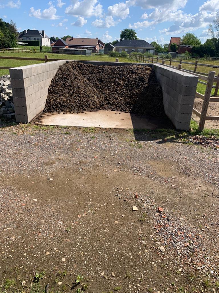 Gratis paardenmest