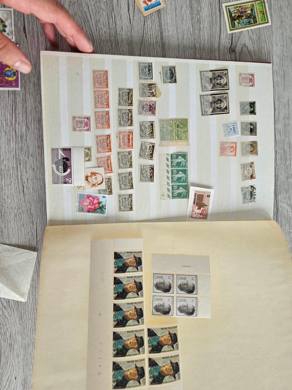 livre timbre, Timbres & Monnaies, Timbres | Albums complets & Collections, Enlèvement