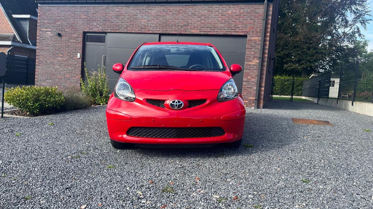 Toyota Aygo 1.0 benzine automaat, 72.000 kilometres, Auto's, Automaat, 50 kW, https://public.car-pass.be/vhr/64c75079-3130-4cbf-a69b-987bb1cd173f