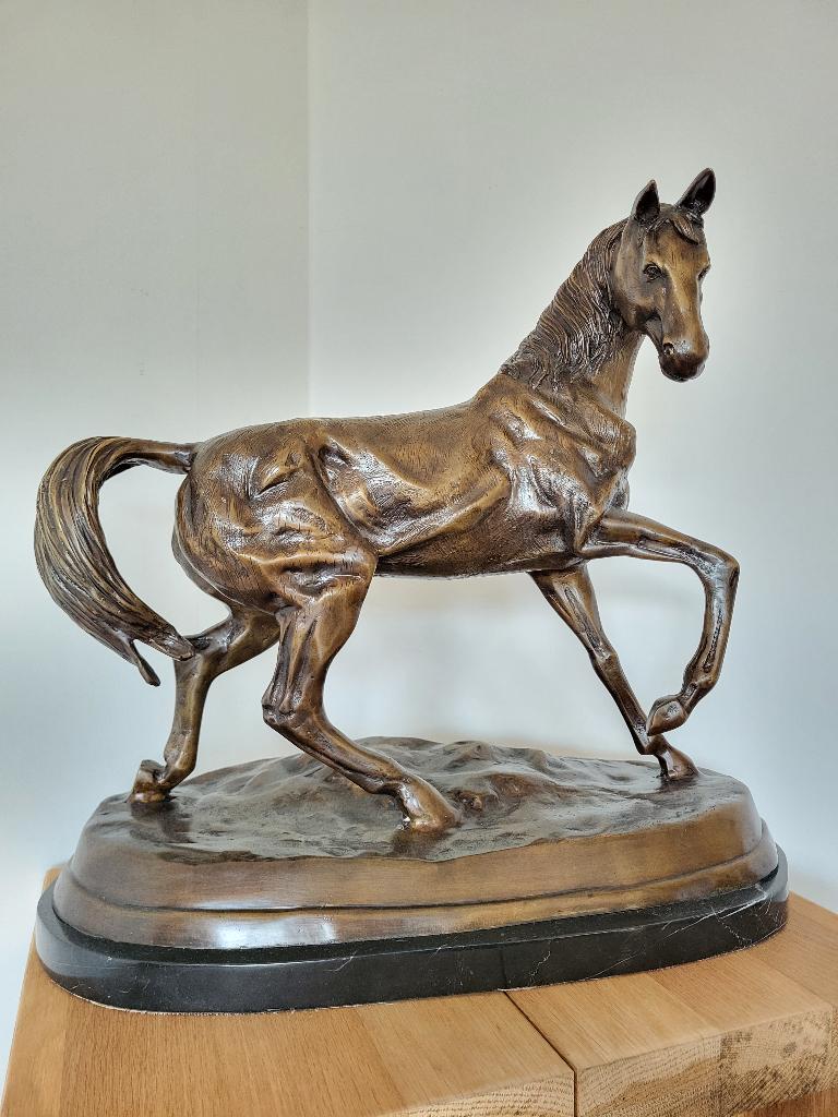 Bronze  paard getekend, Ophalen, Brons