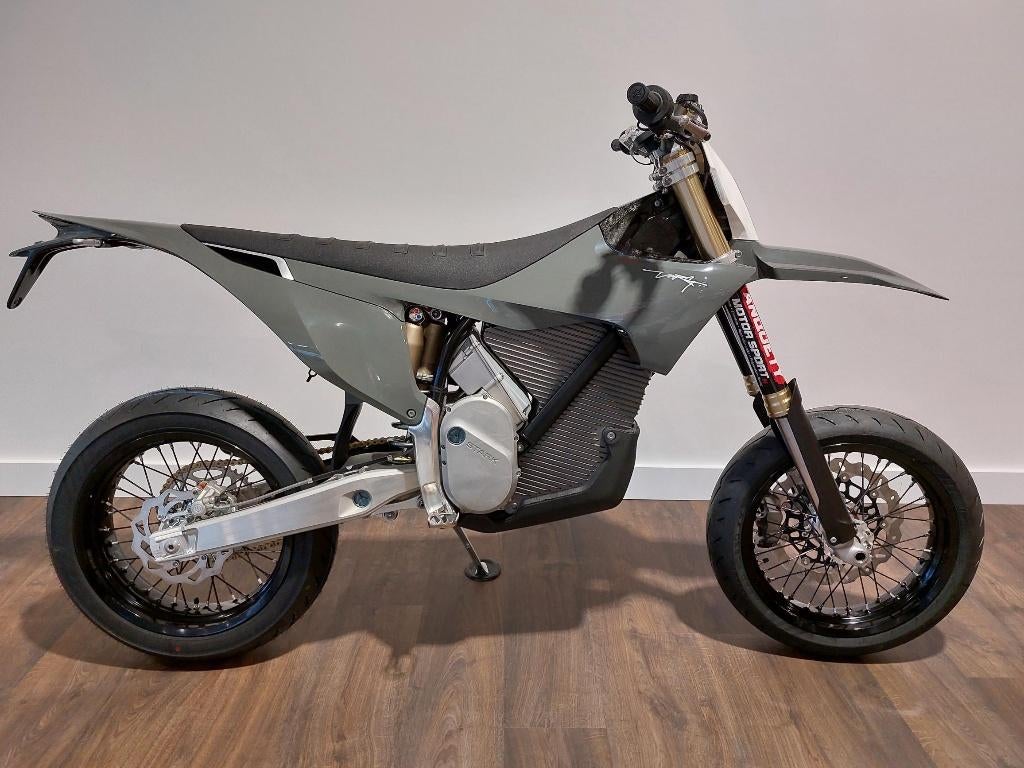 STARK VARG SM 80CV, Enlèvement, Neuf