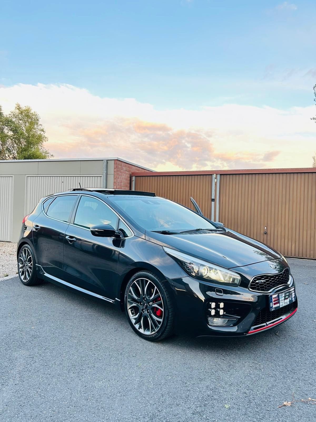 KIA CEE’D GT 1.6 TURBO 204PK, Auto's, Kia, Euro 5, Zwart, 4 cilinders, Bedrijf