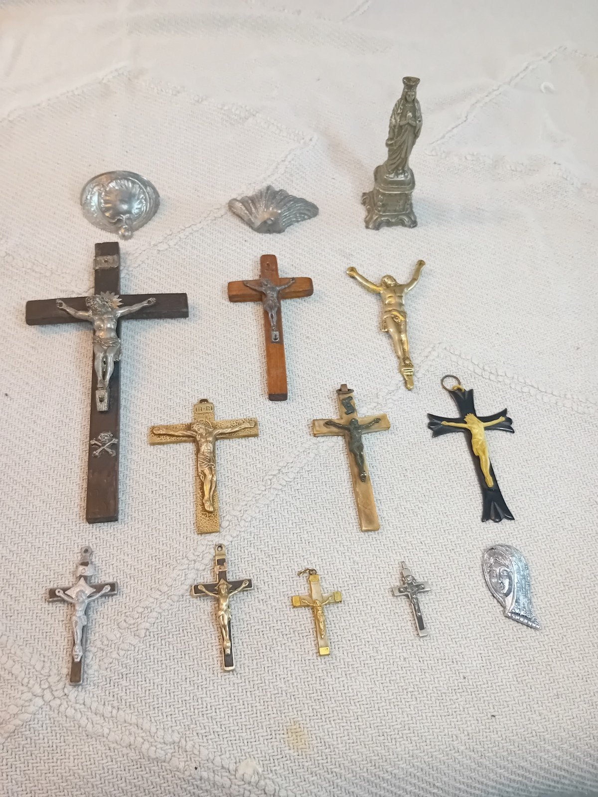 Set van 14 oude religieuze voorwerpen - Kruisbeeld messing/b, Ophalen of Verzenden