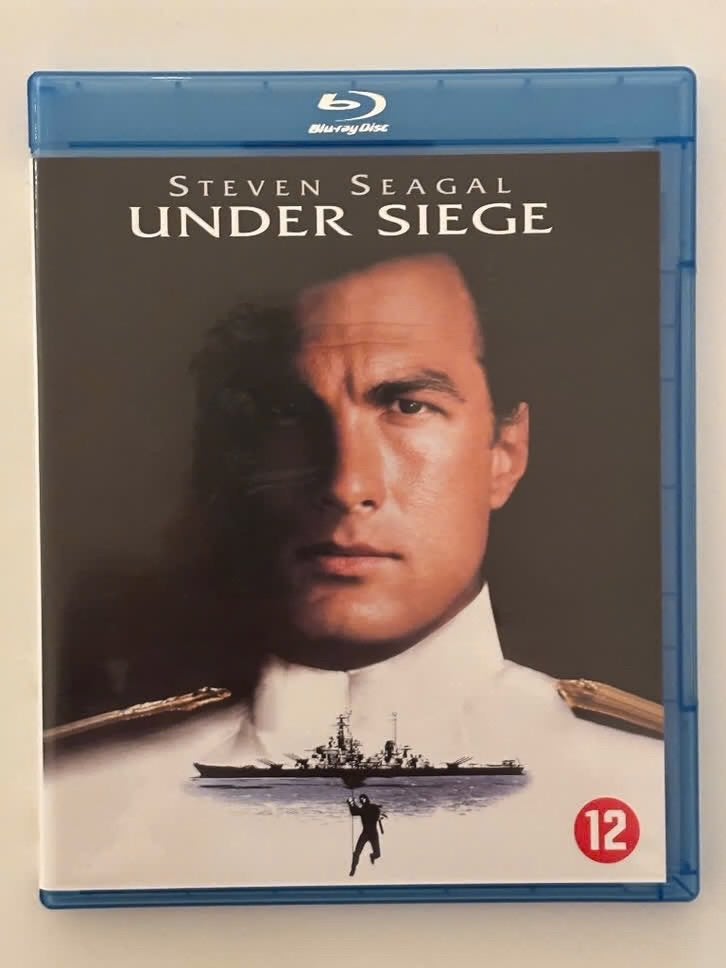 Blu-ray Under Siege (1992) Steven Seagal Tommy Lee Jones, CD & DVD, Enlèvement ou Envoi, Anglais, Blu-ray, Néerlandais