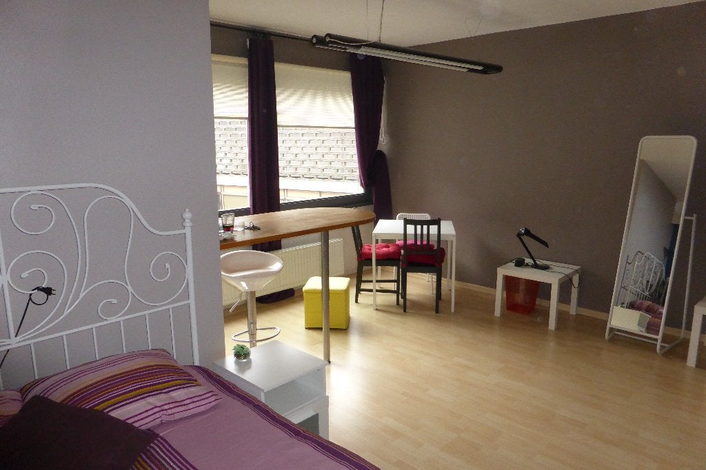 A louer studio étudiant, 35 à 50 m², Liège (ville)