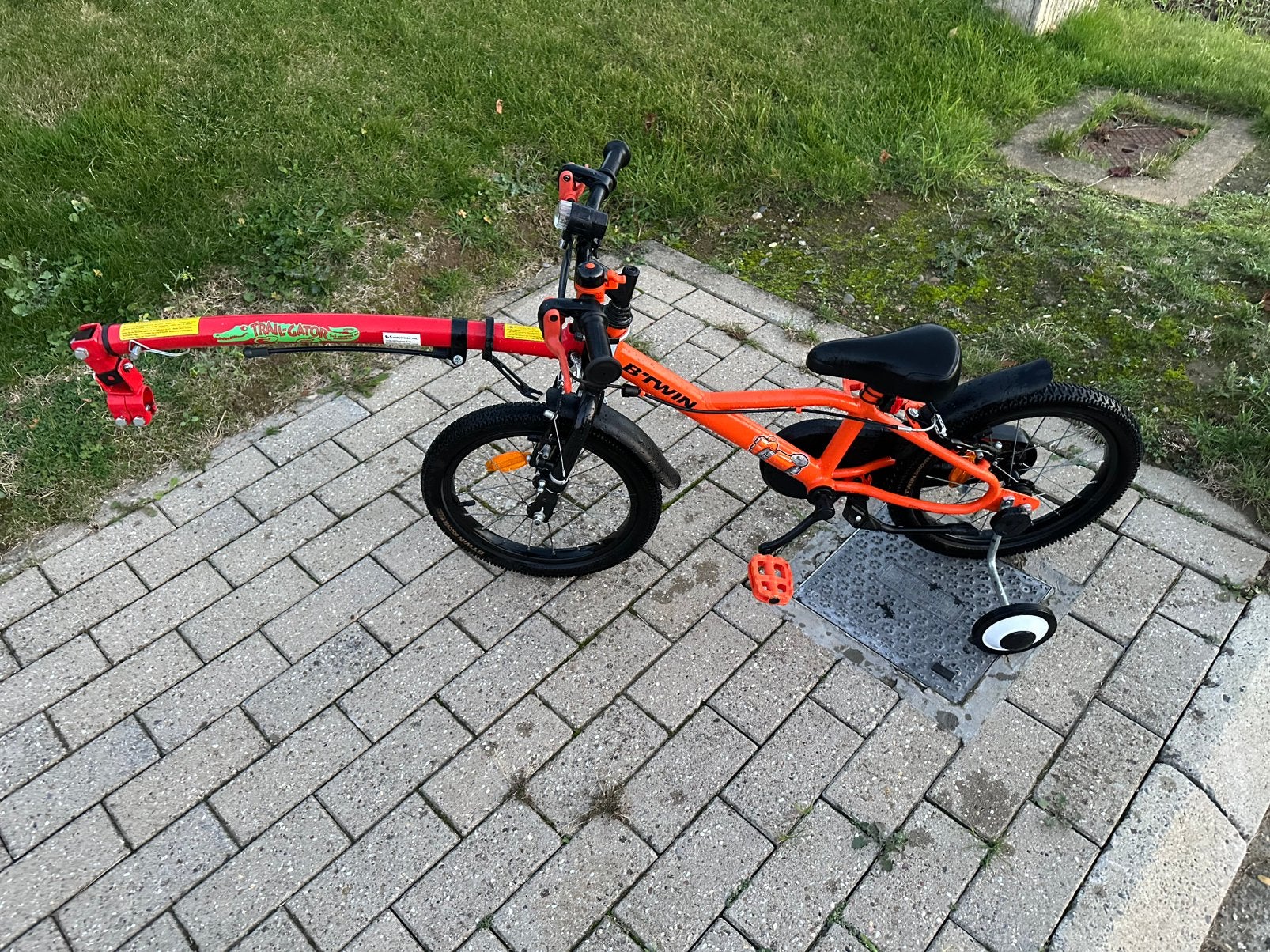 Velo enfant 16pouces  + tailgator, Enlèvement, Comme neuf