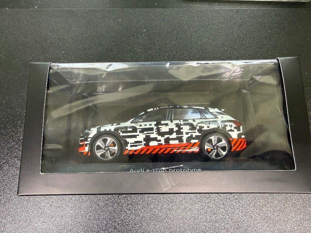 1/43 Audi e-tron prototype, Hobby en Vrije tijd, Verzenden, Nieuw, Auto, Overige merken