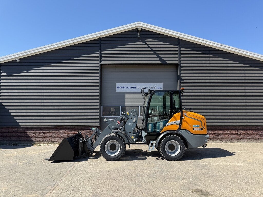 Giant G5000 shovel NIEUW giekvering €1130 LEASE, Tobroco, Info@tobroco.nl, Sprendlingenstraat 57
5061 KM  Oisterwijk, NL, Chargeuse sur pneus ou Chouleur