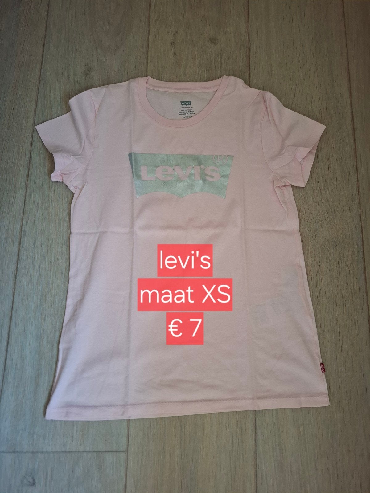 T- shirt Levi's, Ophalen of Verzenden, Zo goed als nieuw, Korte mouw, Roze