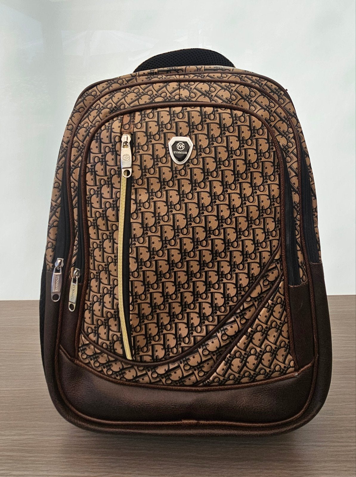 Stevige Synmior rugzak – opvallende print – als nieuw, 25 tot 40 cm, Zo goed als nieuw, Waterdicht, 30 tot 45 cm