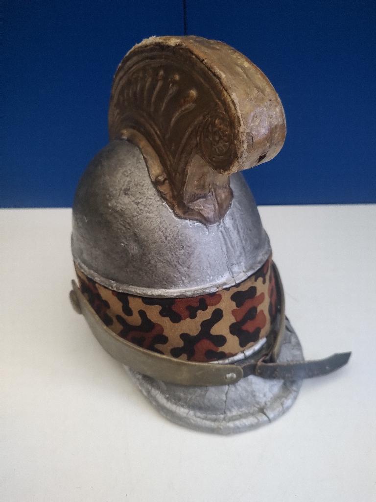 Franse dragonder kinderhelm in papier maché, Verzamelen, Verzenden