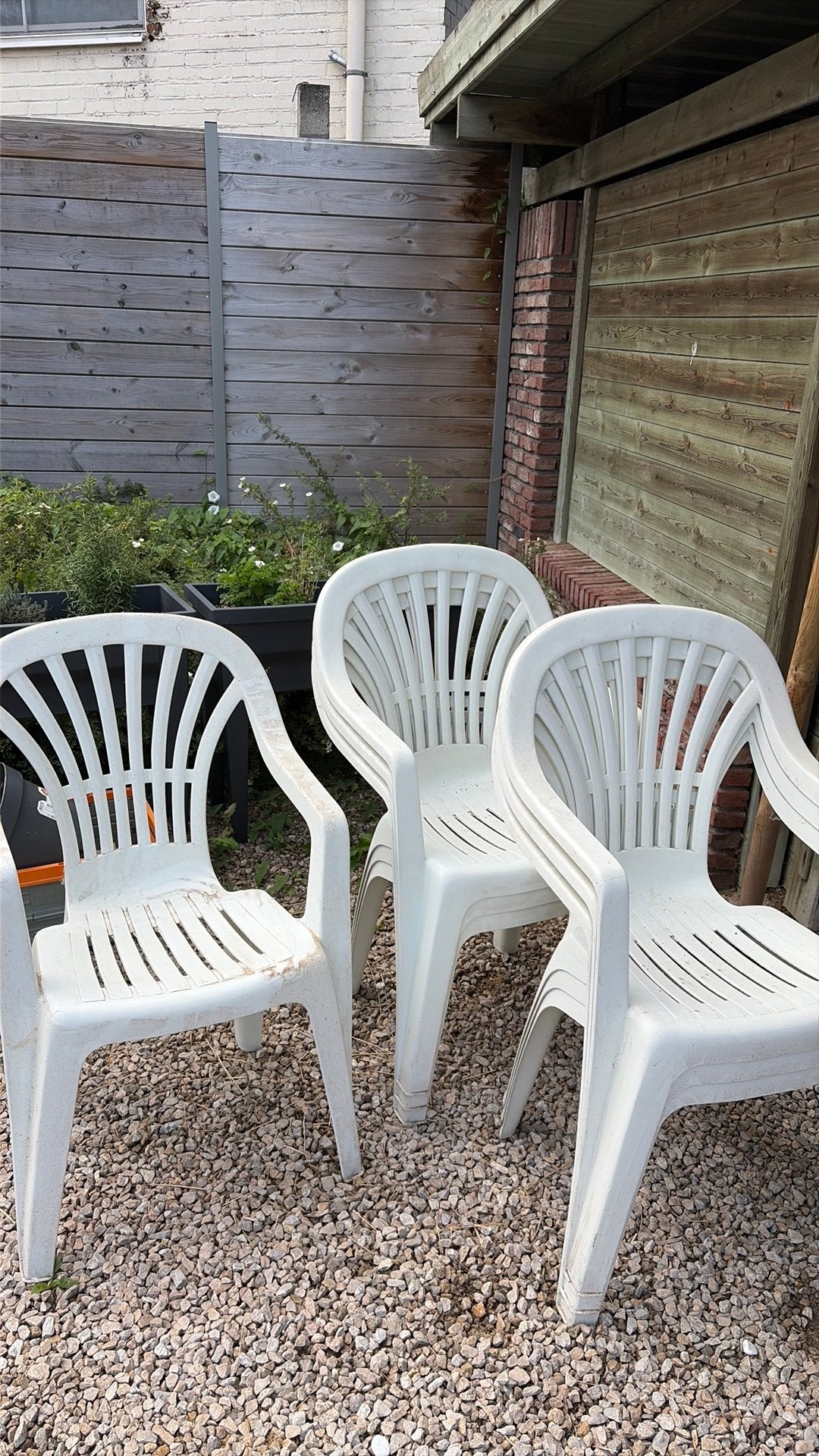 Witte tuinstoel, Ophalen, Zo goed als nieuw