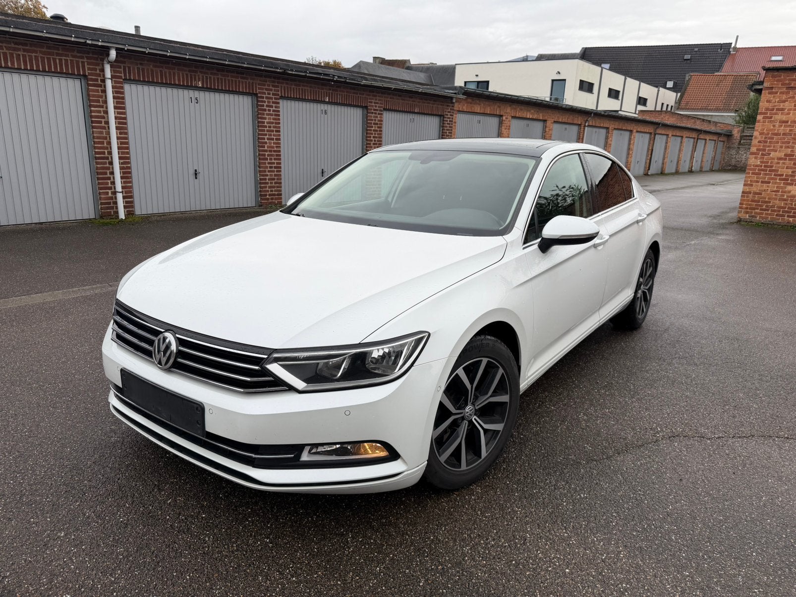 Volkswagen Passat 2016 1.4 benzine euro6b gekeurd, Autos, Achat, Euro 6, Boîte manuelle, Noir