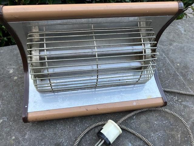 RADIATEUR ÉLECTRIQUE VINTAGE DE TYPE 70 FABRIQUÉ EN RDA, Enlèvement ou Envoi