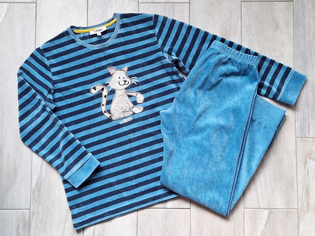 ★ M140 - Woody winterpyjama in velours thema kat, Nacht- of Onderkleding, Gebruikt, Ophalen of Verzenden, Jongen