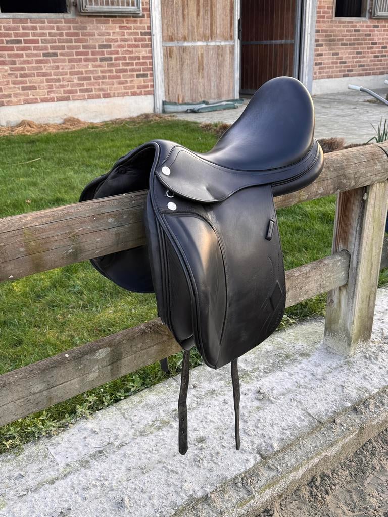 Selle de dressage Prestige Philosophy à vendre 17 pouces, Animaux & Accessoires, Chevaux & Poneys | Selles, Enlèvement ou Envoi