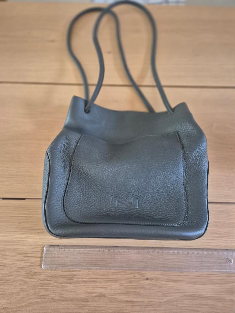 Handtas Nathan als nieuw, Handtassen en Accessoires, Tassen | Damestassen, Ophalen, Zo goed als nieuw, Zwart, Handtas