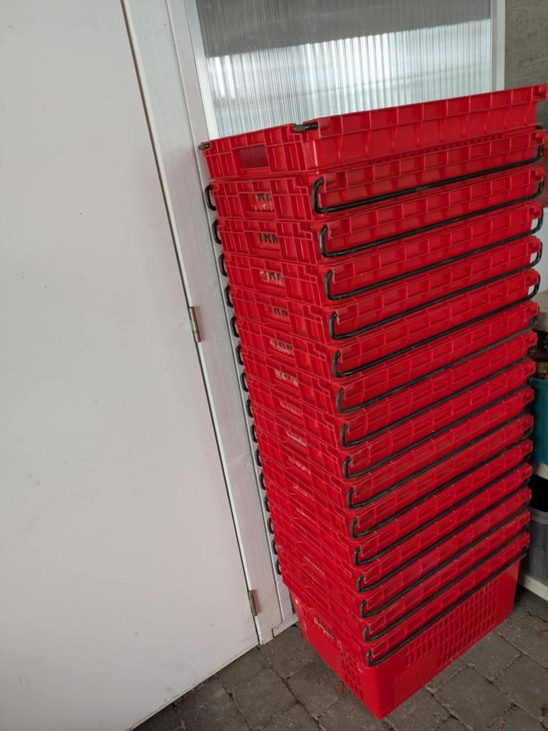 Stapelbakken, Ophalen, Zo goed als nieuw