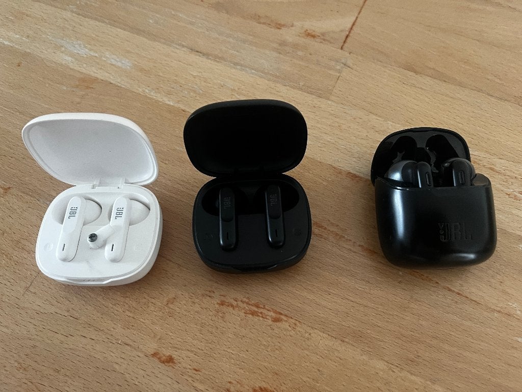 JBL oortjes DEFECT 3 stuks, Audio, Tv en Foto, JBL, Niet werkend, Zwart, Draadloos