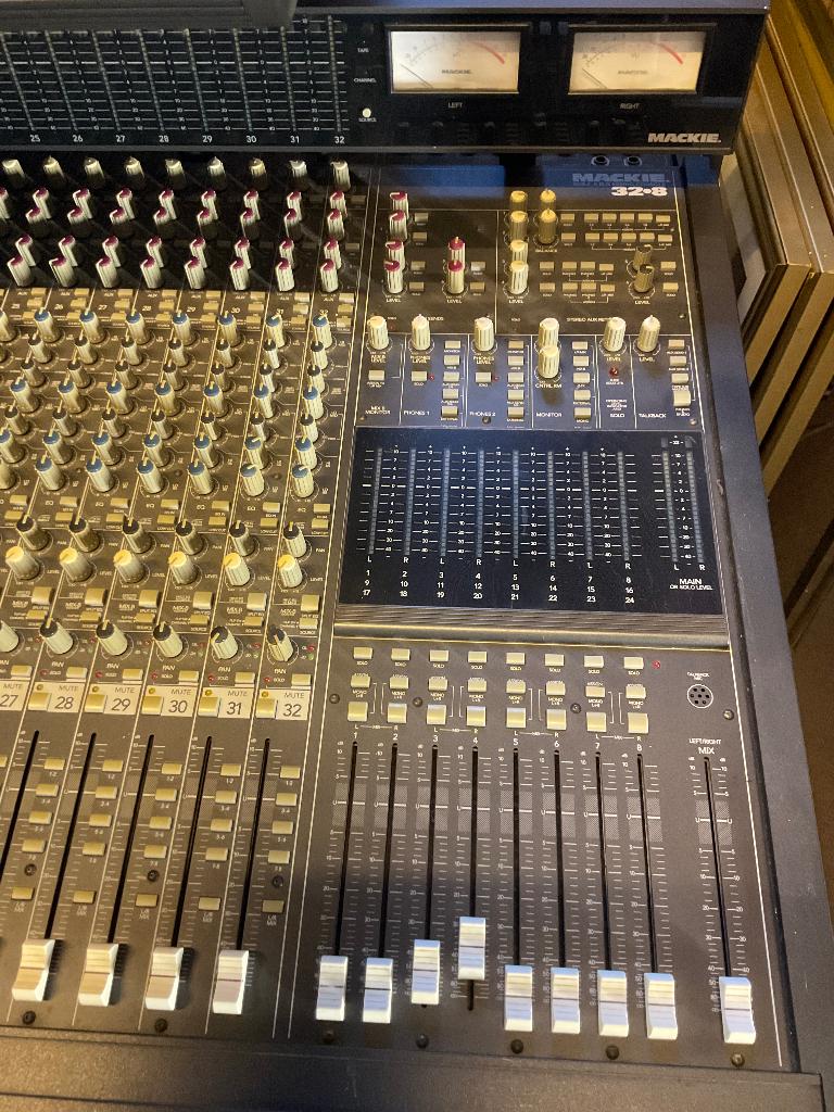 Mackie mengtafel, Muziek en Instrumenten, Ophalen, Zo goed als nieuw, 20 kanalen of meer, Microfooningang