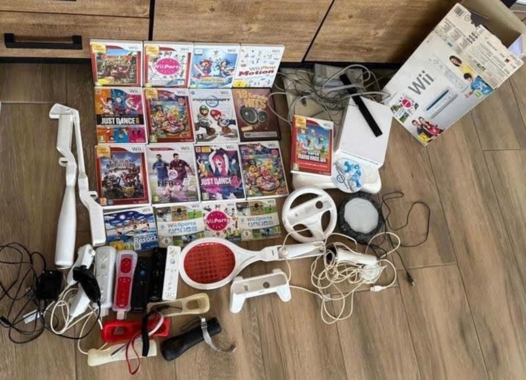 Wii met toebehoren, wiii, Ophalen, Gebruikt, Met 3 controllers of meer, Met stuurtje