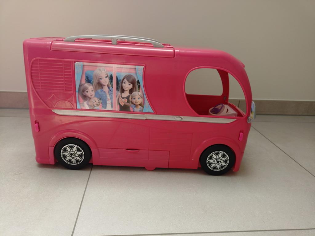 Camping car Barbie, Enlèvement