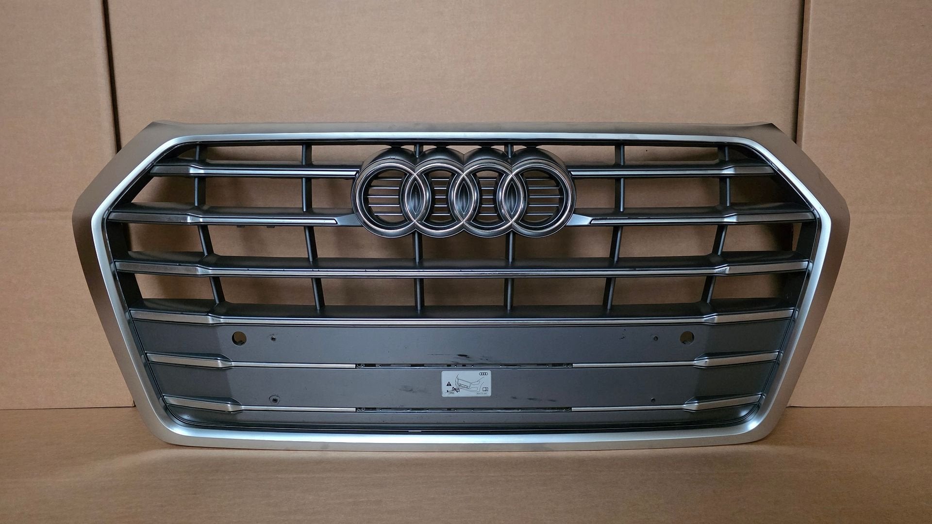 Grill Audi Q5 80A S-line GRILLE 2016-2020 80A853651D Orginee, Gebruikt, -, Voor, Bumper