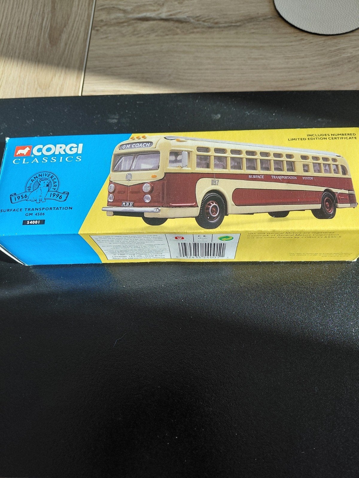 Prachtige Amerikaanse bus Corgi 54001 GM 4506, Overige merken, 1:32 tot 1:50, Overige typen, Nieuw