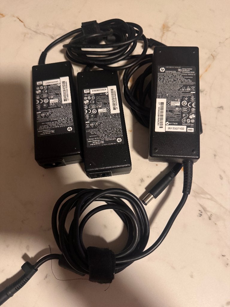 3 x HP 90W originele laptop oplader zwarte pin, Ophalen of Verzenden, Zo goed als nieuw, HP (hewlett packard)