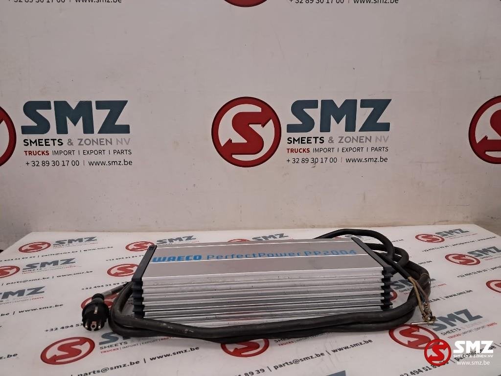 Occ omvormer 24V - 230V Waeco PerfectPower PP2004, Gebruikt, Overige merken, Elektronica en Kabels