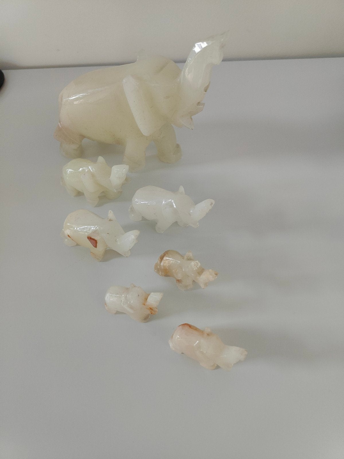 Te koop Olifantjes in calciet soms ook Onyx genoemd, Ophalen