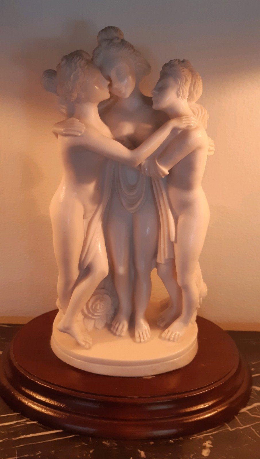 SCULPTURE « LES TROIS GRÂCES !, Antiquités & Art, Art | Sculptures & Bois, Enlèvement, Statue, Blanc