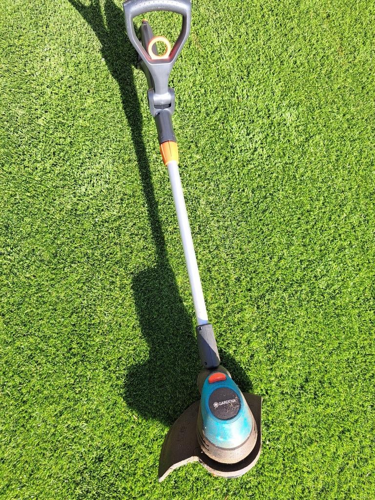 Gardena graskantmaaier op accu, Ophalen, Accu