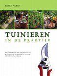 Tuinieren in de praktijk peter mchoy 256 blz, Boeken, Ophalen of Verzenden, Zo goed als nieuw, Klussen