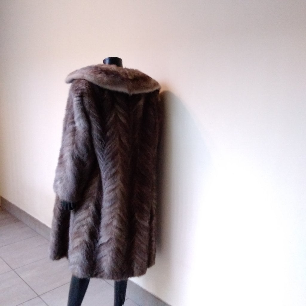 Prachtige vintage lange pels mantel. Zeer goede staat, Kleding | Dames, Pels mantel, Verzenden, Zo goed als nieuw, Bruin