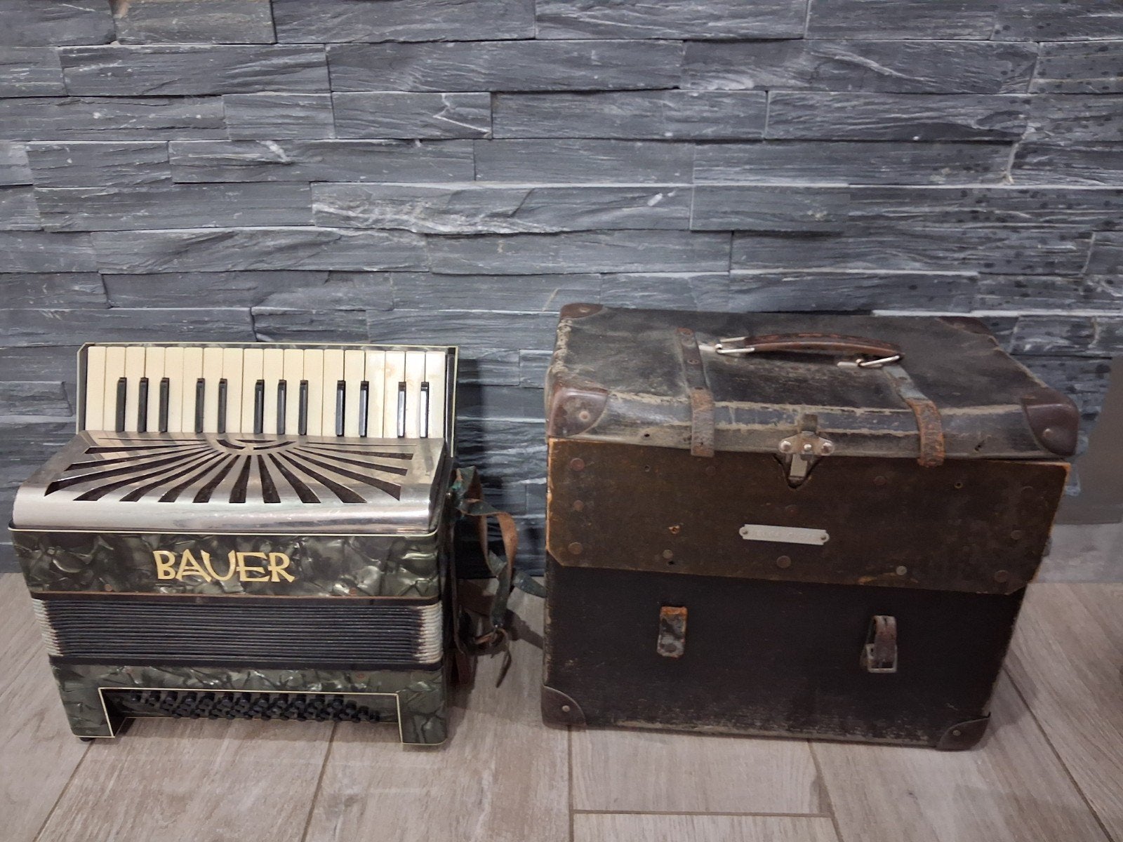 Bauer Akkordeon avec valise, Musique & Instruments, Accordéons, Enlèvement ou Envoi, Avec valise